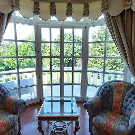Castle Garden *** Apartment Szombathely Room photo