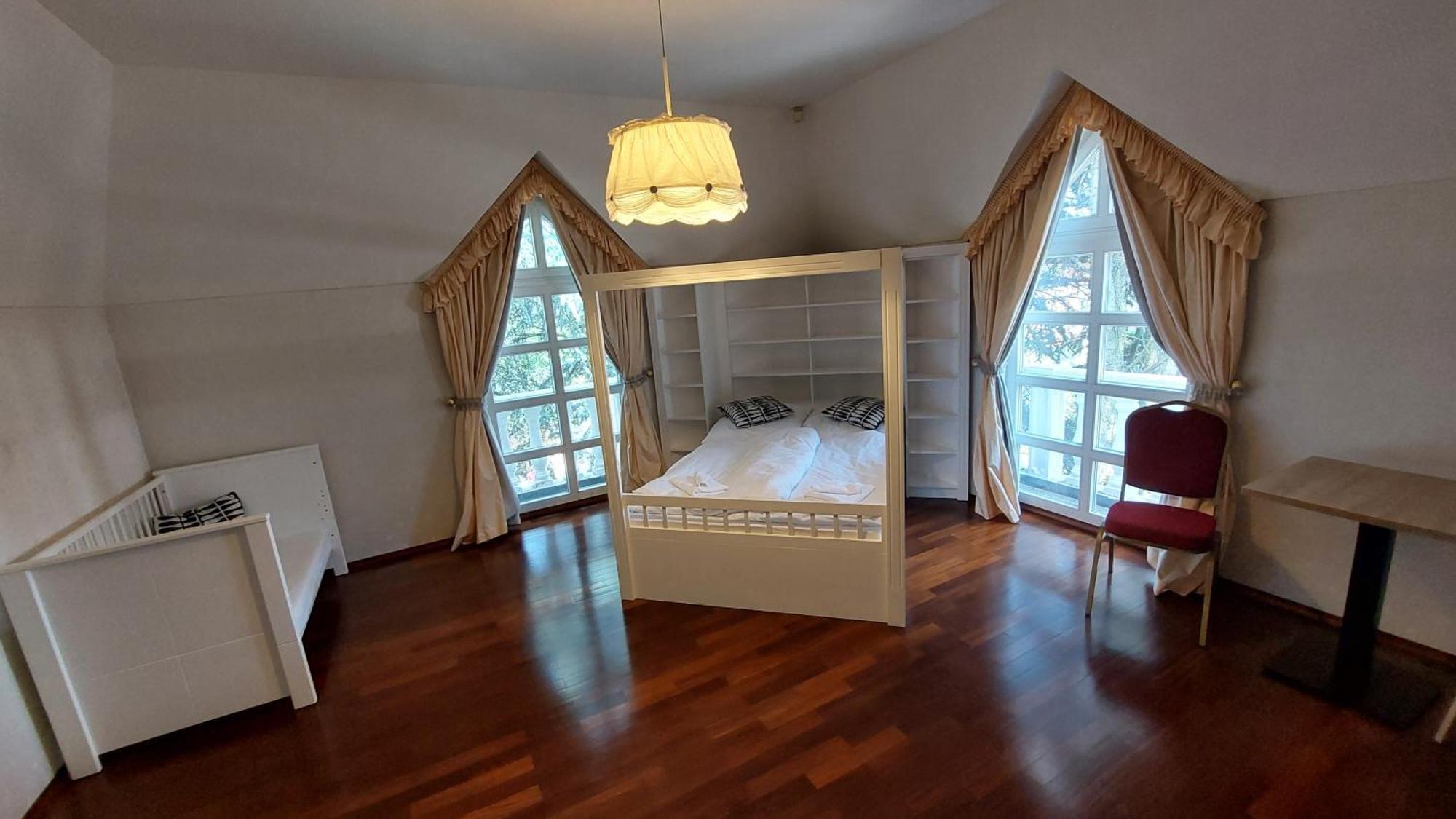 Castle Garden *** Homestay