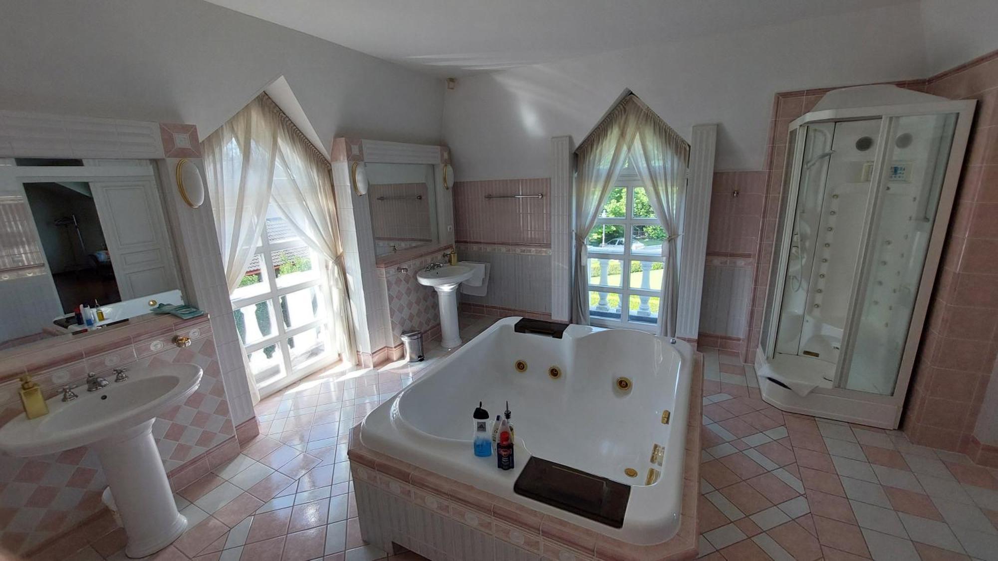 Homestay Castle Garden *** *